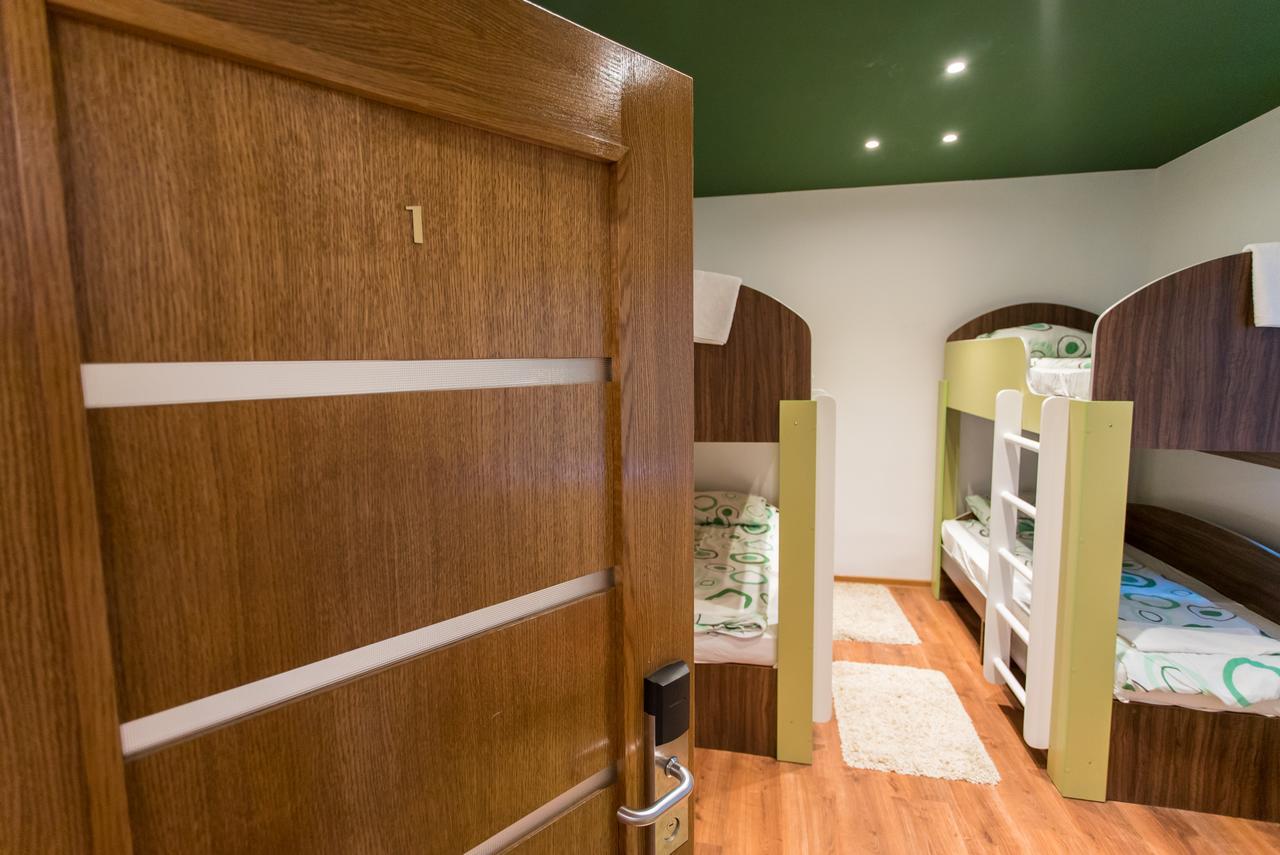 Green Hostel Сфынту-Георге Экстерьер фото